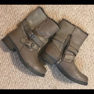 Size 8 boots.